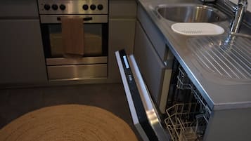 Apartment, 1 Bedroom, Accessible, Smoking | Private kitchen