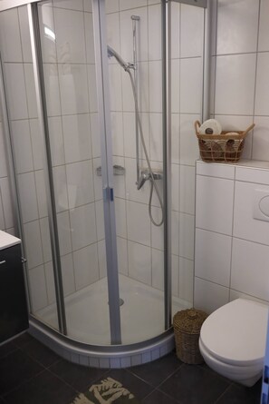 Apartment, 1 Schlafzimmer, barrierefrei, Raucher | Badezimmer