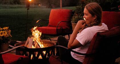 Large Historic House on 8 acres in Shenandoah Valley- sleeps 15