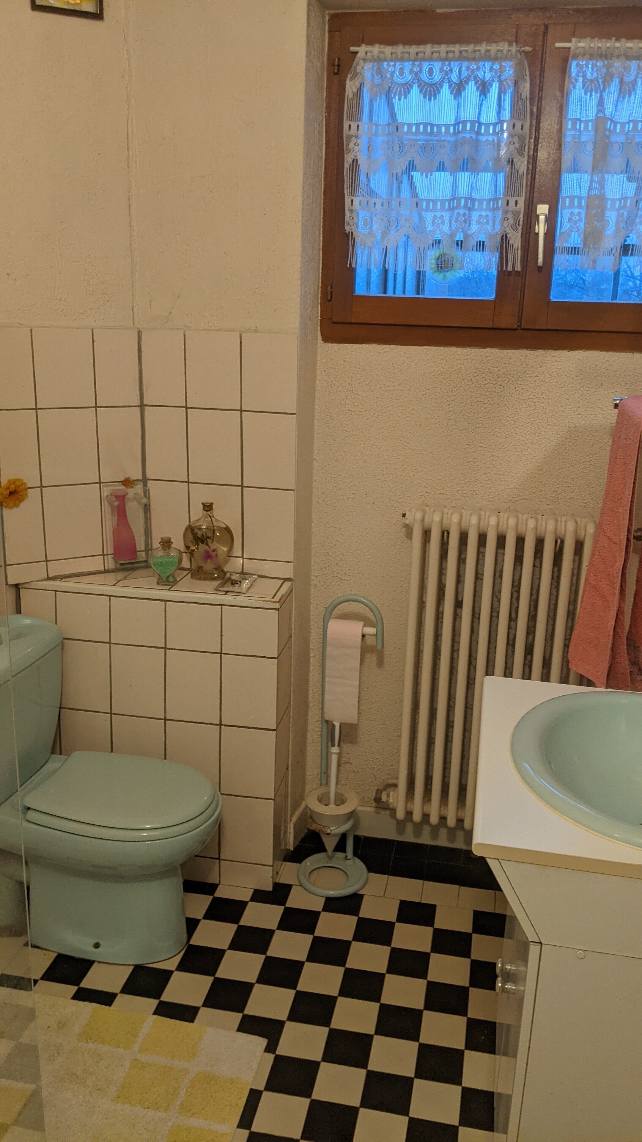 シャワー、ヘアドライヤー、タオル