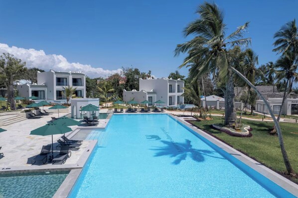 Unclassified image, 1 of 50, button