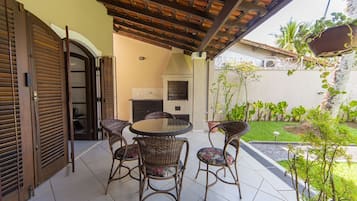 Casa, para fumantes | 3 quartos