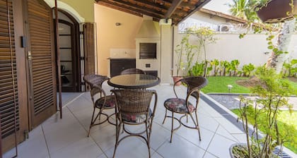 Casa c Churrasqueira Perto da Praia de Pernambuco