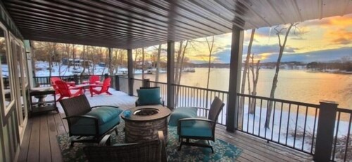 Flat lot w Sandy Beach, Kayaks, wifi