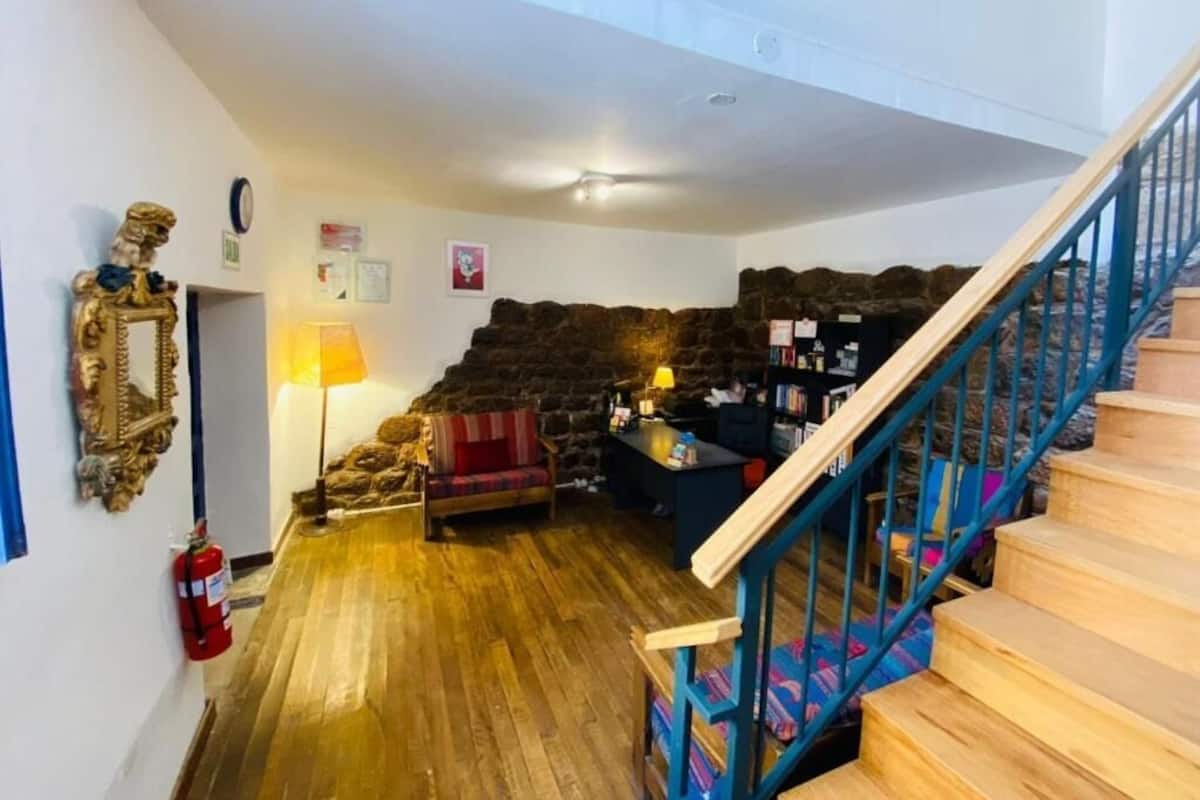 Habitación Premium doble, varias camas, baño privado, vistas a la ciudad