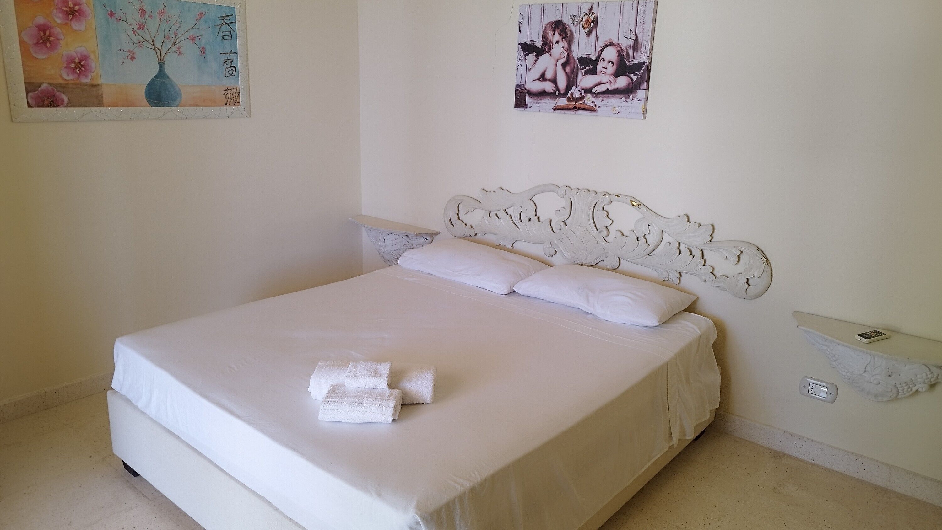 1 camera, Wi-Fi, lenzuola