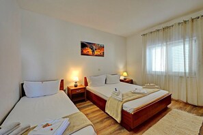 Iron/ironing board, WiFi, bed sheets - Holiday Apartment Silvana (Orebić)