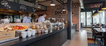 Peaceful Escape Modern Room near Autotron and  Museum Jan Cunen