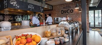 Getaway to Comfort with Restaurant, and Free Parking, Near Museum Jan Cunen