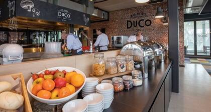 Getaway to Comfort with Restaurant, and Free Parking, Near Museum Jan Cunen