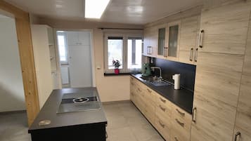 Refrigerador, horno, parrilla de estufa y lavavajillas