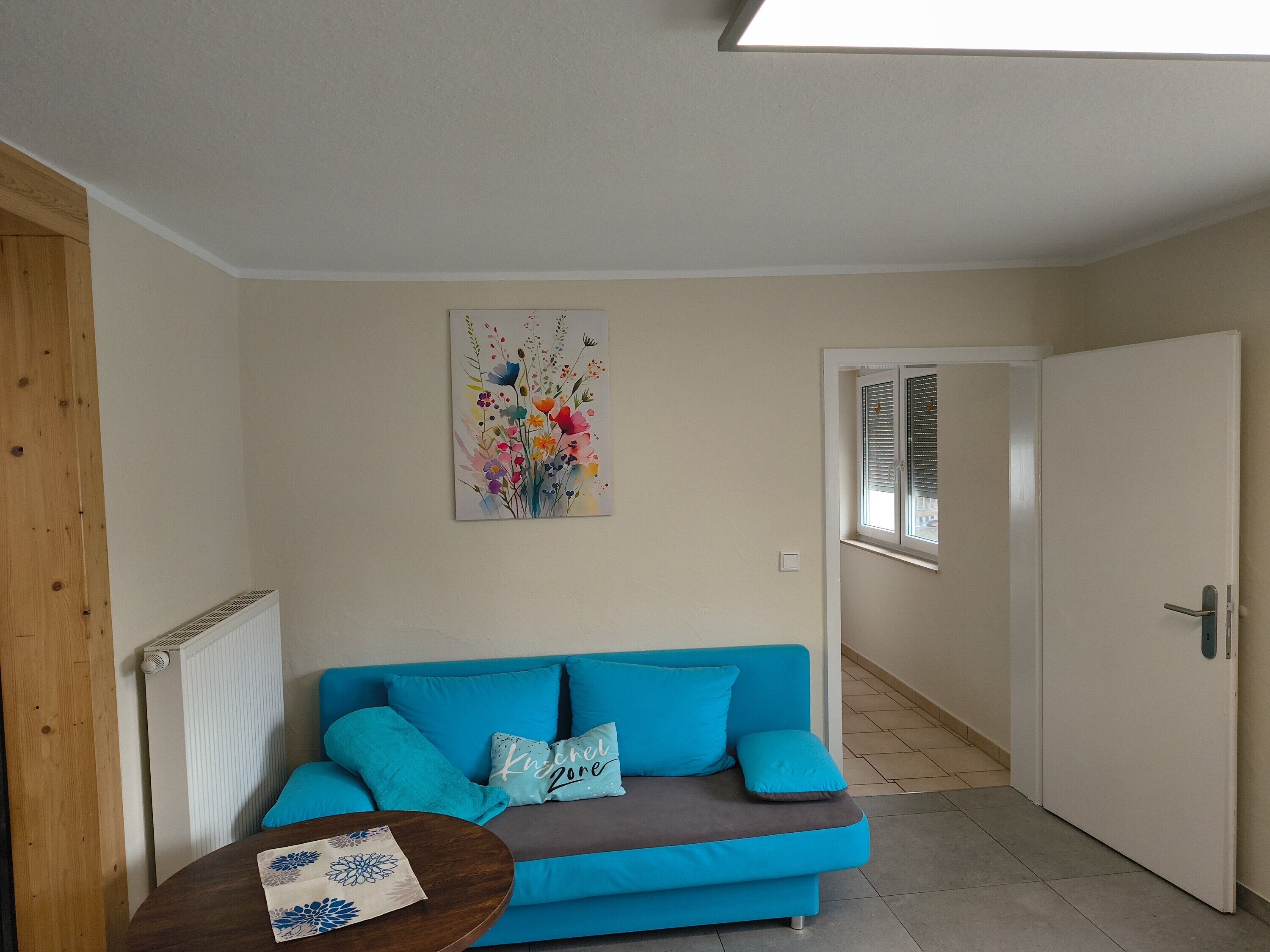 Fernseher, Kamin, Tischtennisplatte