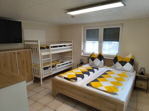 1 bedroom, WiFi, bed sheets