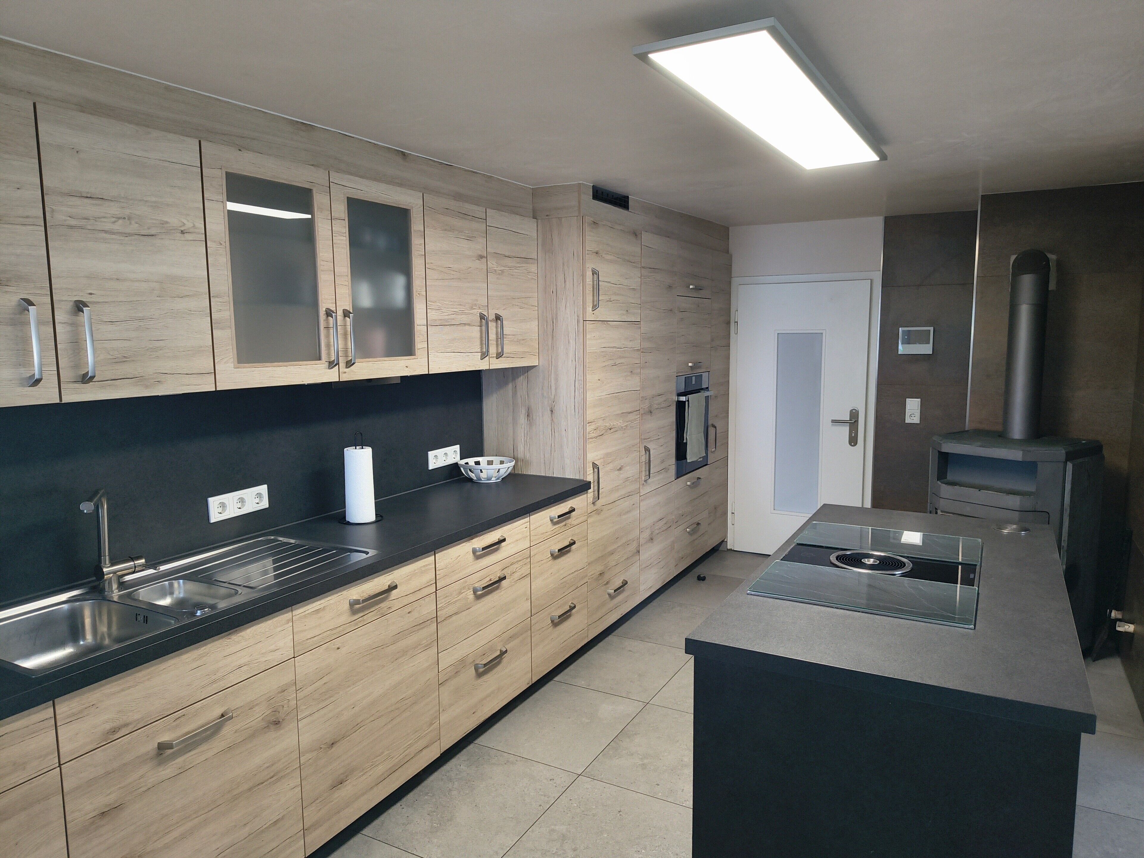 Réfrigérateur, four, plaque de cuisson, lave-vaisselle