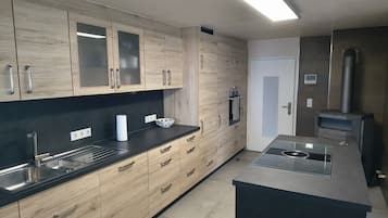 Kühlschrank, Ofen, Herdplatte, Geschirrspüler