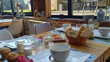 Dagelijks continentaal ontbijt inbegrepen
