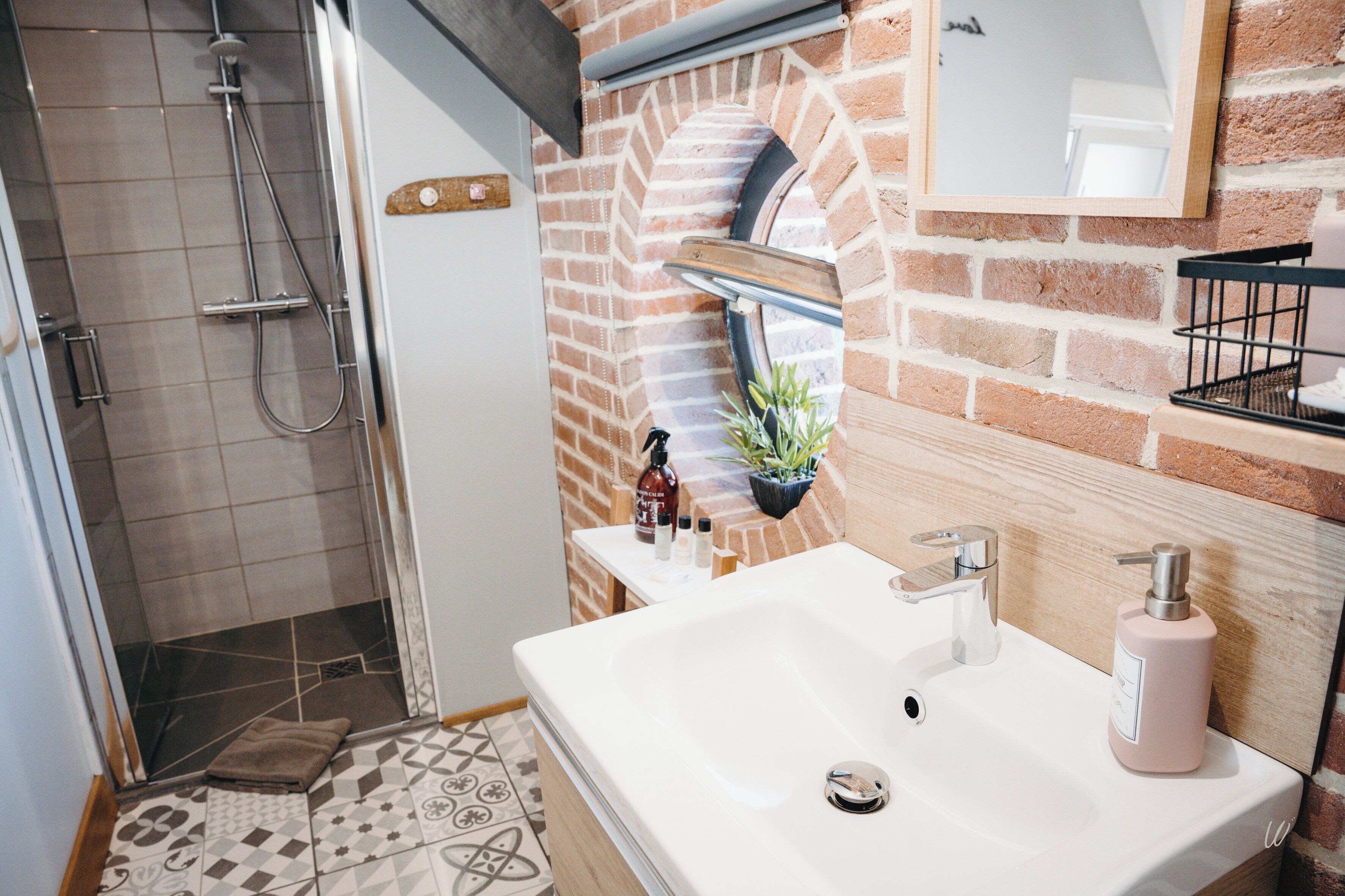 Kamar Double Superior, pemandangan kebun | Kamar mandi