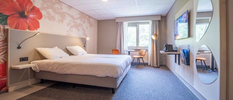 1 habitación, tabla de planchar con plancha, wifi gratis y ropa de cama