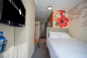 1 chambre, fer et planche à repasser, Wi-Fi gratuit, draps fournis