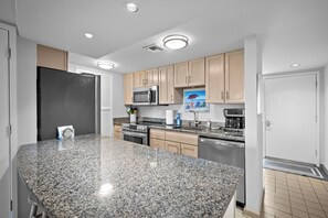 Fridge, microwave, oven, dishwasher - The Ocean Breeze, Ocean Front, Private Pool! 414 Captain John Fripp Villa (Fripp Island)