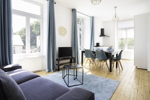Smart TV - Spacious 3-Bedroom Stay in Mont-Dore (La Bourboule)