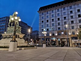 Fassade der Unterkunft – Abend/Nacht