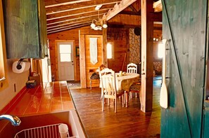 Unclassified image, 4 of 18, button