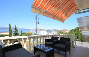 Property grounds - One Bedroom Apartment (Slatine)