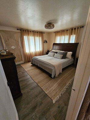 3 bedrooms, free WiFi, bed sheets