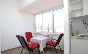 Dining - Apartmani Suzi / Apartman Suzi 5 (Slatine)