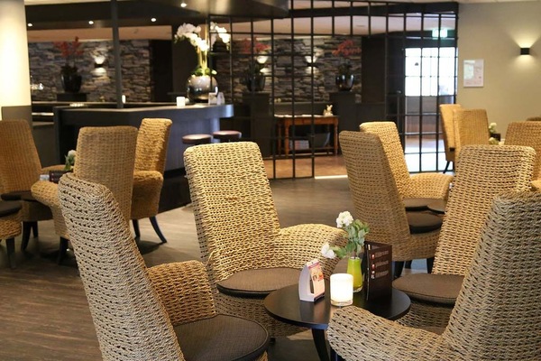 Settle in with friends for relaxed pre-dinner conversation.