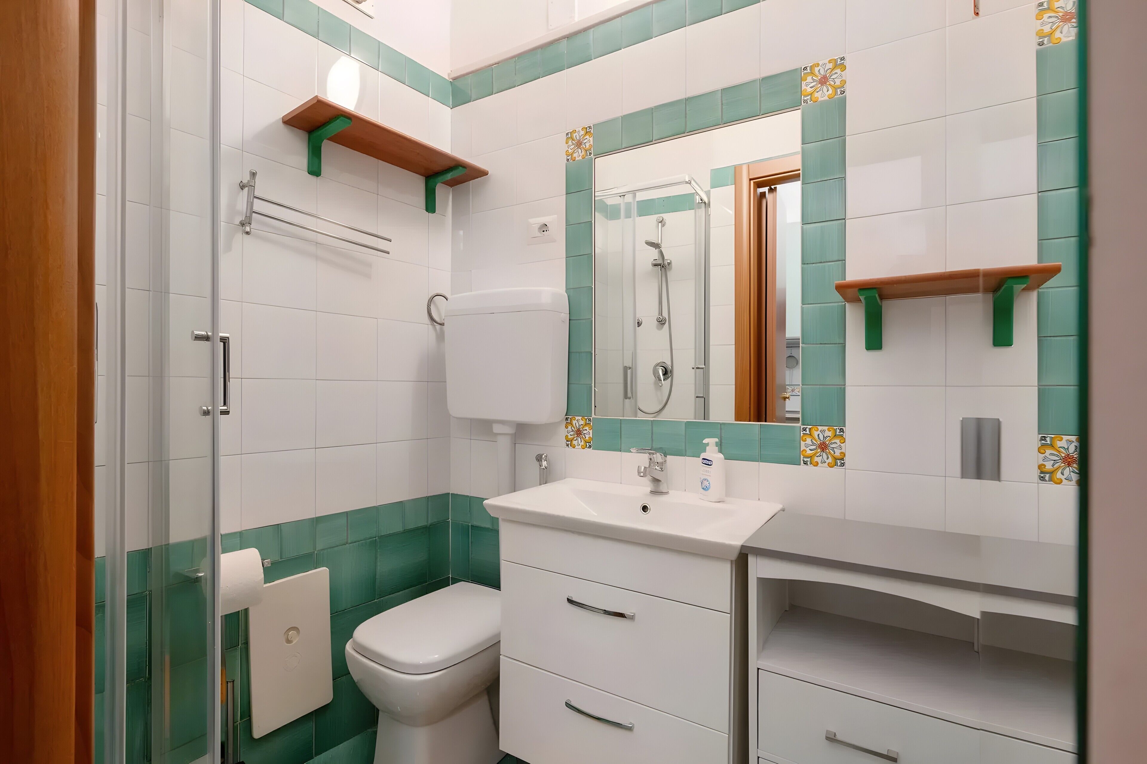 淋浴设施、吹风机、毛巾