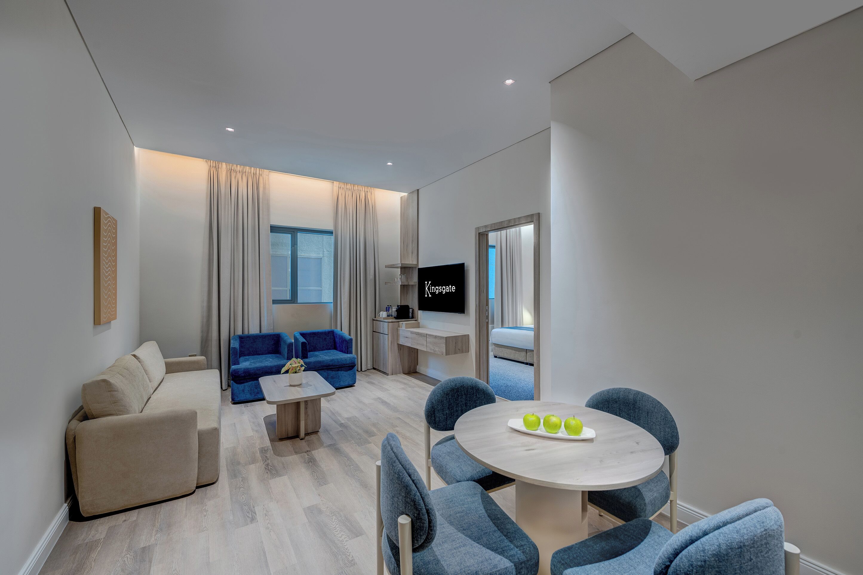 Deluxe Room, 1 King Bed (Separate Living & Dining Area) | Living area