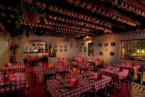 Restaurant - Kingsgate Hotel Clocktower (Dubai)