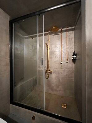 Luxury Apartment, City View | Bathroom - hellofrom Tobacco Warehouse (Kavala)