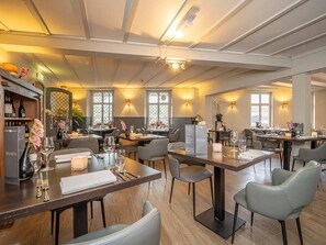 Unclassified image, 5 of 26, button