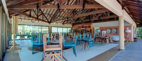 Tempat makan outdoor