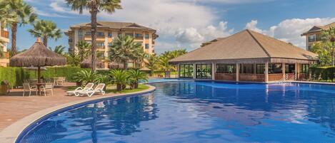 Basic Apartment | Pool
