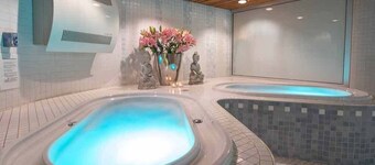 Serene Escape Perfect for Family Adventures Near The Mondriaan House