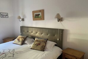 1 bedroom, iron/ironing board, free WiFi - Cozy French Alpine Retreat for 2 (Mont-Dore)