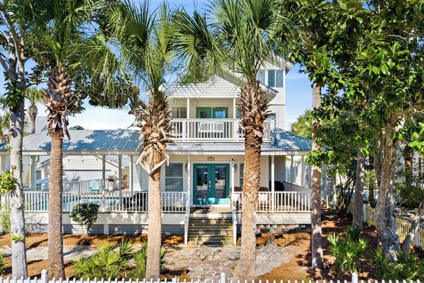 The perfect beach house featuring 4 bedrooms/3 bathrooms in Crystal Beach