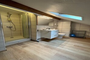 Een douche, een haardroger, een bidet