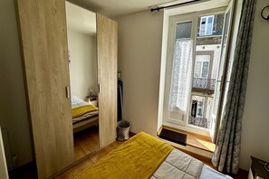 1 bedroom, iron/ironing board, free WiFi - Cozy Alpine Stay for 4 (Mont-Dore)