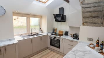 Batterie de cuisine, vaisselle et ustensiles