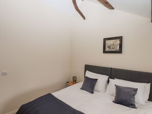 3 habitaciones, decoración personalizada y muebles diferentes 