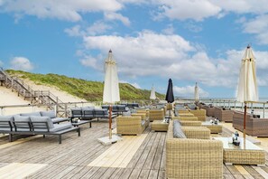 Unclassified image, 3 of 50, button - Seaside Bliss with Outdoor Swimming Pool, Beach Loungers & Tennis Court Fun (Westkapelle)