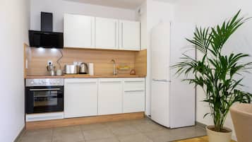 Kühlschrank, Ofen, Herdplatte, Geschirrspüler