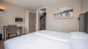 1 slaapkamer, een strijkplank/strijkijzer, gratis wifi, beddengoed