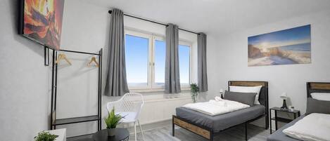 4 bedrooms, iron/ironing board, WiFi, bed sheets