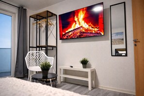 Interior - STN Royale Suite with 4 bedrooms, 8 big beds, parking, terrace, high-speed WiFi, Netflix (Bad Friedrichshall)